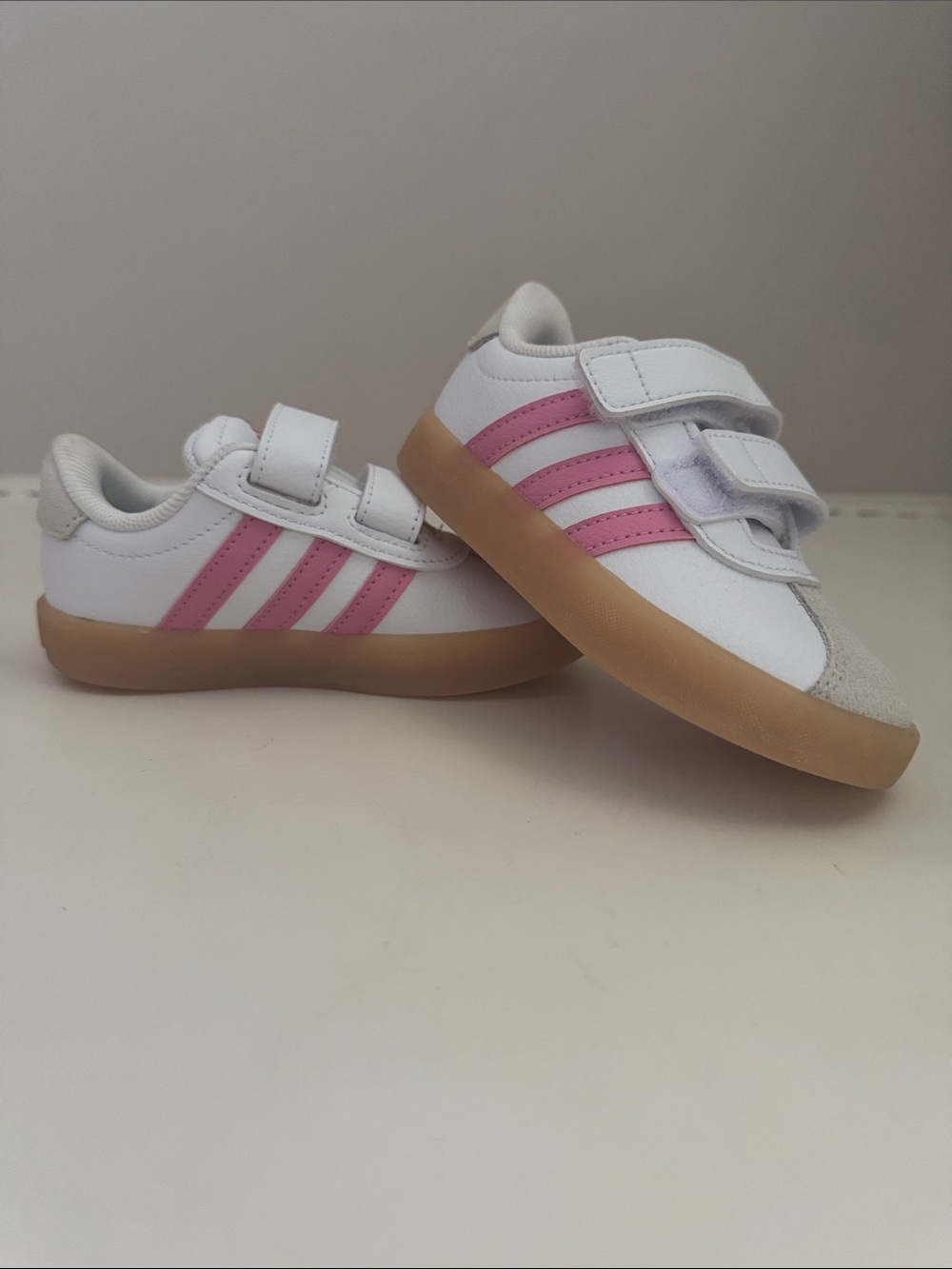 NWOT-Adidas toddler 7 White Sneakers with Pink Stripes and Gum Sole